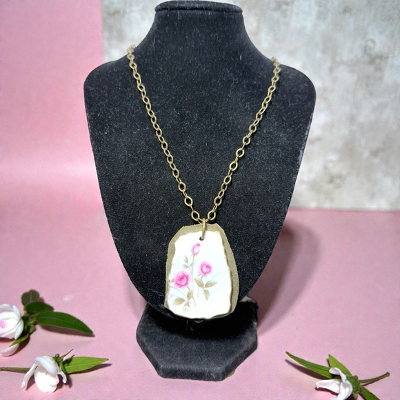 Floret Tea Rose Broken China & Leather Necklace - Picture 3 of 14